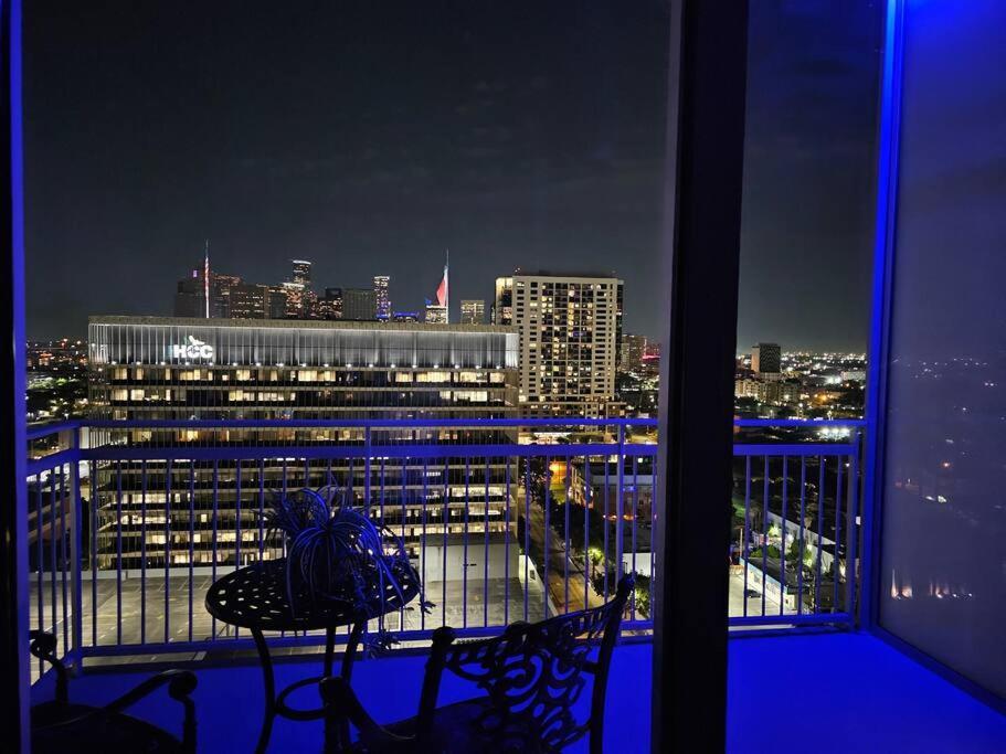 דירות יוסטון Luxury Highrise In Midtown - Skyline Views And Chic Decor מראה חיצוני תמונה