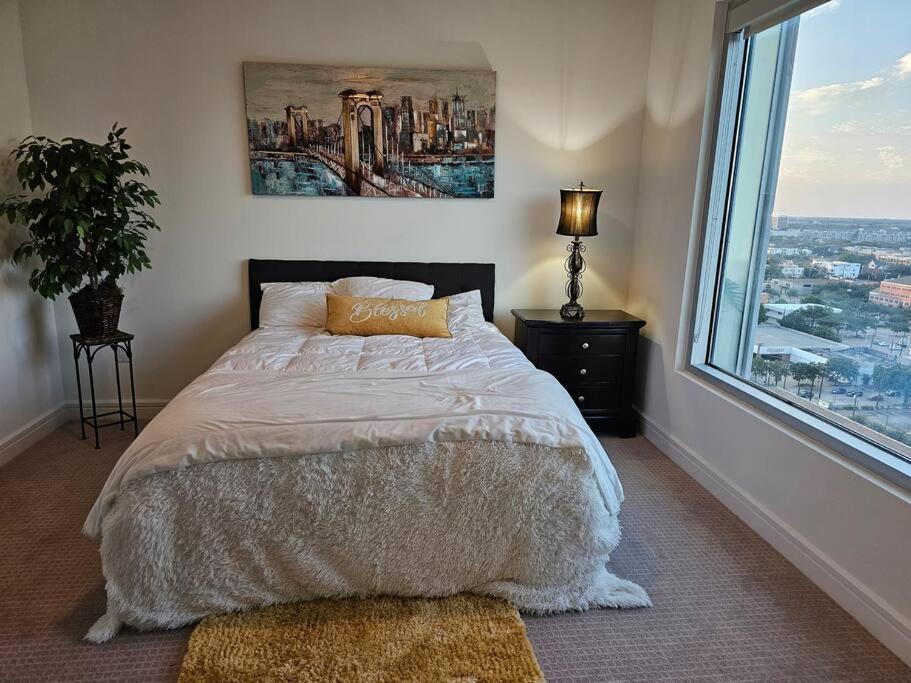 דירות יוסטון Luxury Highrise In Midtown - Skyline Views And Chic Decor מראה חיצוני תמונה