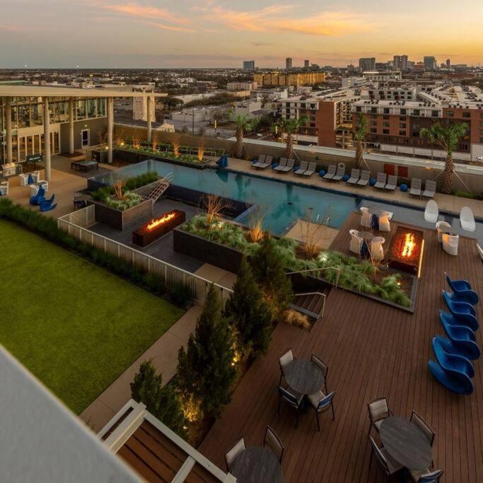 דירות יוסטון Luxury Highrise In Midtown - Skyline Views And Chic Decor מראה חיצוני תמונה