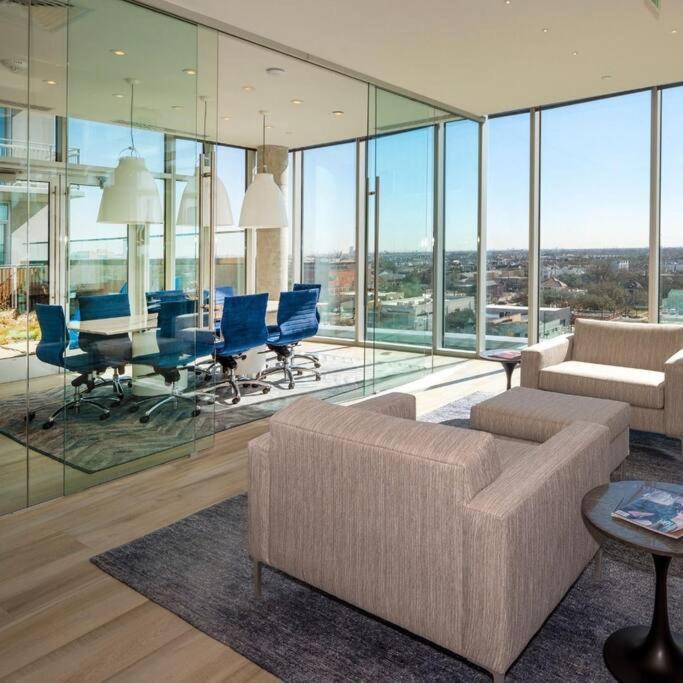 דירות יוסטון Luxury Highrise In Midtown - Skyline Views And Chic Decor מראה חיצוני תמונה